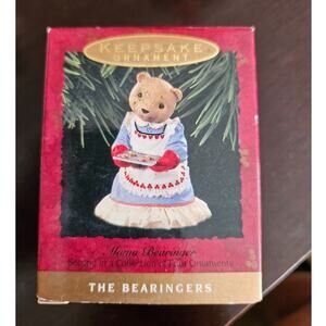 HALLMARK 1993 CHRISTMAS THE BEARINGERS KEEPSAKE ORNAMENT MAMA BERINGER